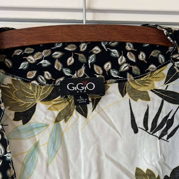 Floral and Lace Kimono Style Robe - Picture 2 of 6